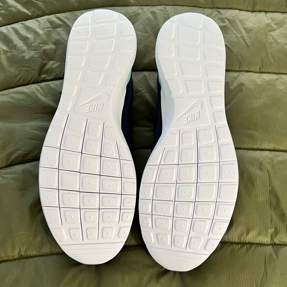 NWB! Dead Stock Nike Tech fleece Rosherun NM W SP - Picture 5 of 9